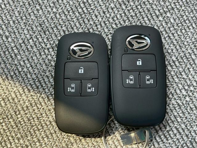ムーヴキャンバス ストライプスＧ　スマートアシスト　禁煙車両　　電動パーキングブレーキ　ＬＥＤヘッドランプ　両側電動オートスライドドア　ホッとカップホルダー　シートヒーター　衝突軽減ブレーキ　スマートキー（10枚目）