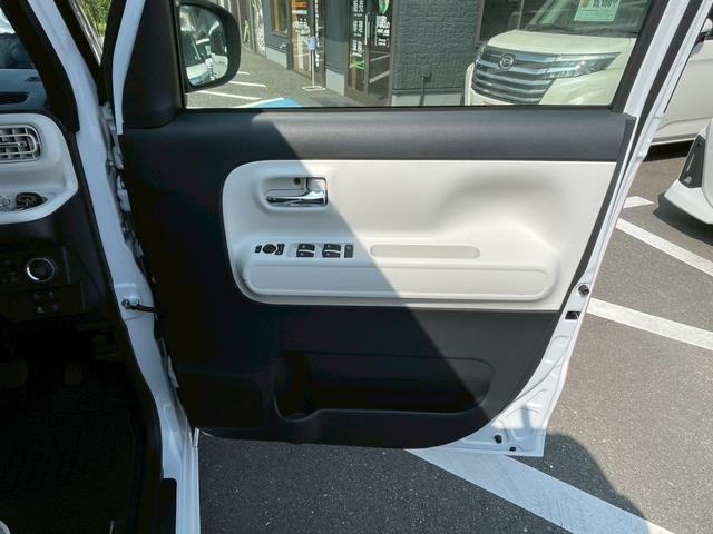 ムーヴキャンバス ストライプスＧ　スマートアシスト　禁煙車両　　電動パーキングブレーキ　ＬＥＤヘッドランプ　両側電動オートスライドドア　ホッとカップホルダー　シートヒーター　衝突軽減ブレーキ　スマートキー（19枚目）