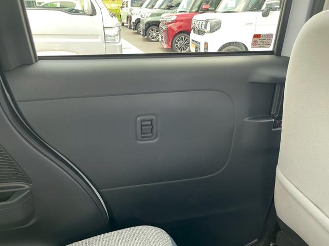 ムーヴキャンバス ストライプスＧ　スマートアシスト　禁煙車両　オートクルーズコントロール　電動パーキングブレーキ　ＬＥＤヘッドランプ　両側電動オートスライドドア　ホッとカップホルダー　シートヒーター　衝突軽減ブレーキ　スマートキー（23枚目）