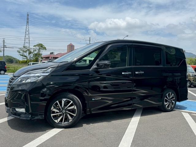 セレナ ｅ－パワー　ハイウェイスターＶ　禁煙車　全周囲カメラ　両側パワースライド　チップアップシート　レーダークルーズコントロール　ＥＴＣ　後席モニター　１６インチ純正アルミホイール　前後ドラレコ　ＬＥＤヘッドライト　オートハイビーム（3枚目）