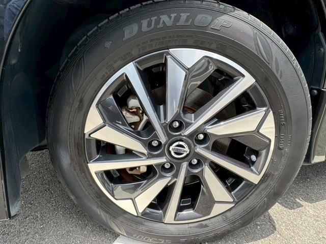 セレナ ｅ－パワー　ハイウェイスターＶ　禁煙車　全周囲カメラ　両側パワースライド　チップアップシート　レーダークルーズコントロール　ＥＴＣ　後席モニター　１６インチ純正アルミホイール　前後ドラレコ　ＬＥＤヘッドライト　オートハイビーム（17枚目）