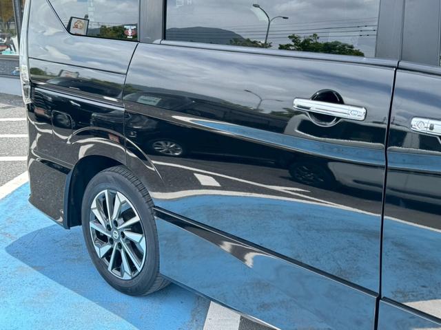 セレナ ｅ－パワー　ハイウェイスターＶ　禁煙車　全周囲カメラ　両側パワースライド　チップアップシート　レーダークルーズコントロール　ＥＴＣ　後席モニター　１６インチ純正アルミホイール　前後ドラレコ　ＬＥＤヘッドライト　オートハイビーム（20枚目）