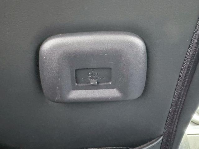 セレナ ｅ－パワー　ハイウェイスターＶ　禁煙車　全周囲カメラ　両側パワースライド　チップアップシート　レーダークルーズコントロール　ＥＴＣ　後席モニター　１６インチ純正アルミホイール　前後ドラレコ　ＬＥＤヘッドライト　オートハイビーム（23枚目）