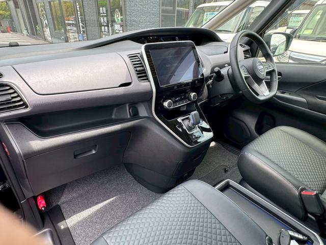 セレナ ｅ－パワー　ハイウェイスターＶ　禁煙車　全周囲カメラ　両側パワースライド　チップアップシート　レーダークルーズコントロール　ＥＴＣ　後席モニター　１６インチ純正アルミホイール　前後ドラレコ　ＬＥＤヘッドライト　オートハイビーム（43枚目）
