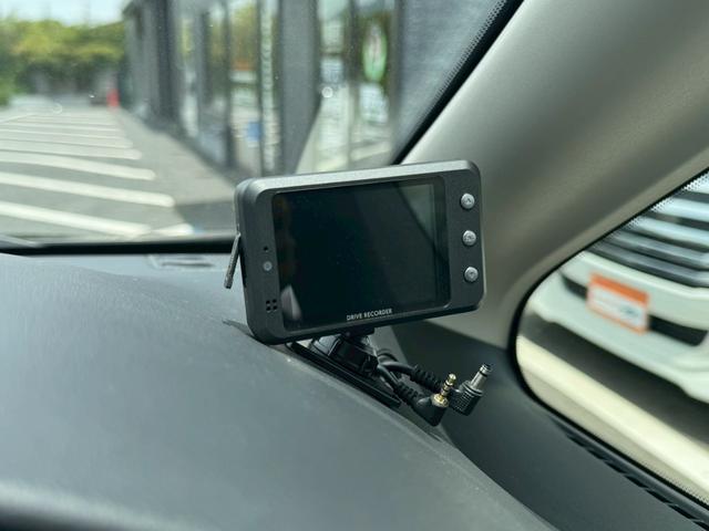 セレナ ｅ－パワー　ハイウェイスターＶ　禁煙車　全周囲カメラ　両側パワースライド　チップアップシート　レーダークルーズコントロール　ＥＴＣ　後席モニター　１６インチ純正アルミホイール　前後ドラレコ　ＬＥＤヘッドライト　オートハイビーム（52枚目）