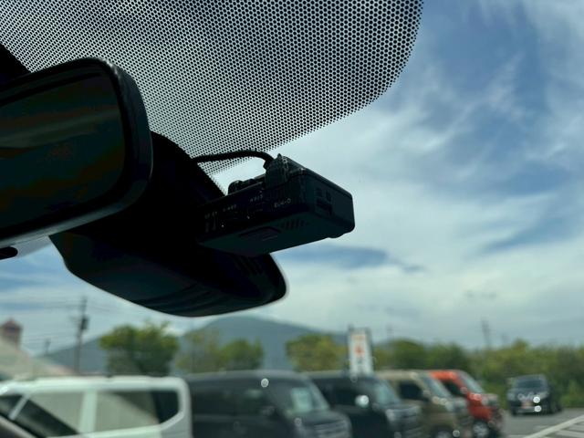 セレナ ｅ－パワー　ハイウェイスターＶ　禁煙車　全周囲カメラ　両側パワースライド　チップアップシート　レーダークルーズコントロール　ＥＴＣ　後席モニター　１６インチ純正アルミホイール　前後ドラレコ　ＬＥＤヘッドライト　オートハイビーム（54枚目）