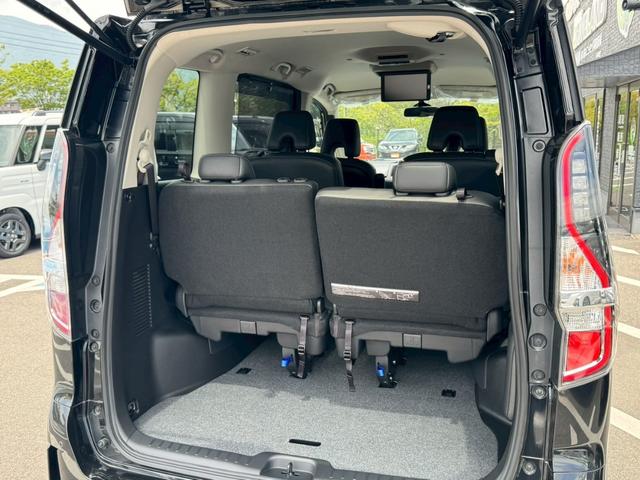 セレナ ｅ－パワー　ハイウェイスターＶ　禁煙車　全周囲カメラ　両側パワースライド　チップアップシート　レーダークルーズコントロール　ＥＴＣ　後席モニター　１６インチ純正アルミホイール　前後ドラレコ　ＬＥＤヘッドライト　オートハイビーム（68枚目）