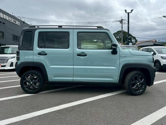 ハスラー タフワイルドターボ　禁煙車　スマートキー　レーダークルーズコントロール　レーンアシスト　衝突被害軽減システム　オートマチックハイビーム　シートヒーター　本革巻ステアリング　パドルシフト　１５インチ純正アルミホイール（27枚目）