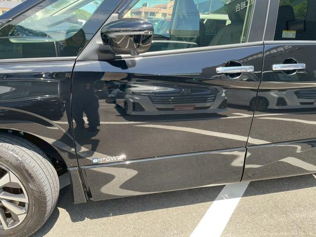 セレナ ｅ－パワー　ハイウェイスターＶ　禁煙車　全周囲カメラ　両側パワースライドドア　レーダークルーズコントロール　ＥＴＣ　後席モニター　１６インチ純正アルミホイール　前ドラレコ　ＬＥＤヘッドライト　オートハイビーム　３列シート（24枚目）