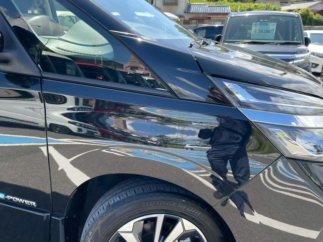 セレナ ｅ－パワー　ハイウェイスターＶ　禁煙車　全周囲カメラ　両側パワースライドドア　レーダークルーズコントロール　ＥＴＣ　後席モニター　１６インチ純正アルミホイール　前ドラレコ　ＬＥＤヘッドライト　オートハイビーム　３列シート（61枚目）