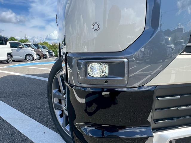 デリカミニ Ｇ　プレミアム　リミテッドエディション　１オーナー　パワースライドドア　禁煙車　ＬＥＤヘッドランプ　シートヒーター　オートマチックハイビーム　フォグランプ　バックカメラ　リアビュー付モニター　本革巻ステアリング　ハーフレザーシート（4枚目）