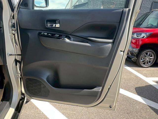 デリカミニ Ｇ　プレミアム　リミテッドエディション　１オーナー　パワースライドドア　禁煙車　ＬＥＤヘッドランプ　シートヒーター　オートマチックハイビーム　フォグランプ　バックカメラ　リアビュー付モニター　本革巻ステアリング　ハーフレザーシート（6枚目）