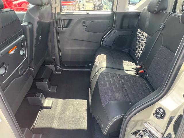 デリカミニ Ｇ　プレミアム　リミテッドエディション　１オーナー　パワースライドドア　禁煙車　ＬＥＤヘッドランプ　シートヒーター　オートマチックハイビーム　フォグランプ　バックカメラ　リアビュー付モニター　本革巻ステアリング　ハーフレザーシート（11枚目）