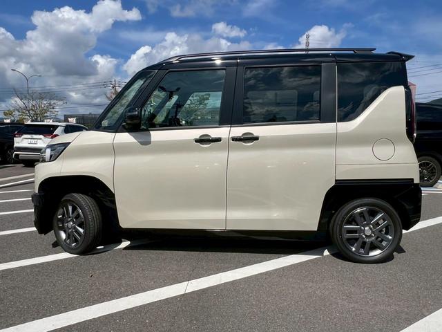 デリカミニ Ｇ　プレミアム　リミテッドエディション　１オーナー　パワースライドドア　禁煙車　ＬＥＤヘッドランプ　シートヒーター　オートマチックハイビーム　フォグランプ　バックカメラ　リアビュー付モニター　本革巻ステアリング　ハーフレザーシート（12枚目）
