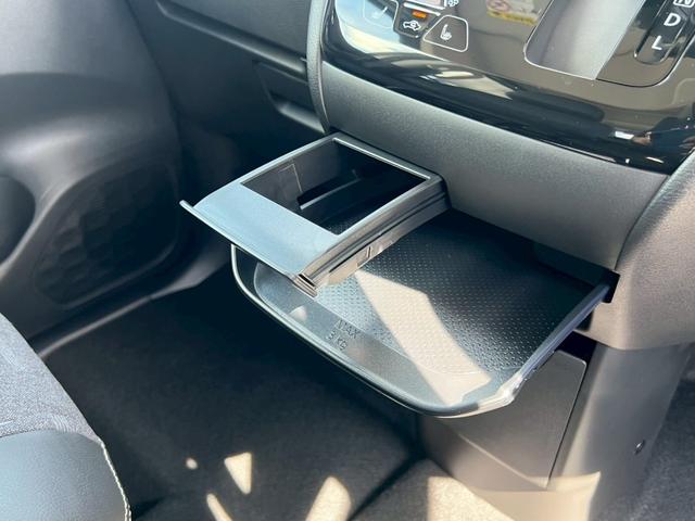 デリカミニ Ｇ　プレミアム　リミテッドエディション　１オーナー　パワースライドドア　禁煙車　ＬＥＤヘッドランプ　シートヒーター　オートマチックハイビーム　フォグランプ　バックカメラ　リアビュー付モニター　本革巻ステアリング　ハーフレザーシート（14枚目）