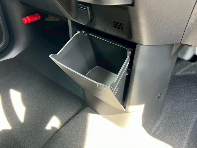 デリカミニ Ｇ　プレミアム　リミテッドエディション　１オーナー　パワースライドドア　禁煙車　ＬＥＤヘッドランプ　シートヒーター　オートマチックハイビーム　フォグランプ　バックカメラ　リアビュー付モニター　本革巻ステアリング　ハーフレザーシート（45枚目）