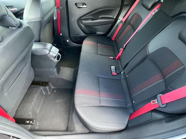 オーラ ニスモ　全周囲カメラ　禁煙車　ドラレコ　レーダークルーズコントロール　ＬＥＤヘッドランプ　フロントフォグランプ　デジタルルームミラー　電動パーキングブレーキ　オートライト　ＥＴＣ　ブラインドスポットモニター（31枚目）
