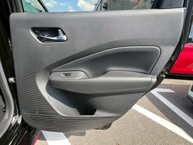 オーラ ニスモ　全周囲カメラ　禁煙車　ドラレコ　レーダークルーズコントロール　ＬＥＤヘッドランプ　フロントフォグランプ　デジタルルームミラー　電動パーキングブレーキ　オートライト　ＥＴＣ　ブラインドスポットモニター（46枚目）