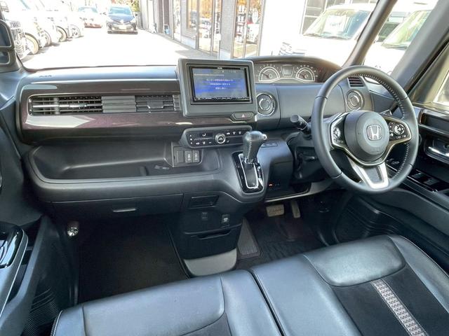 N-BOXカスタム G・Lターボホンダセンシング 禁煙車 両側電動スライドドア ETC フルセグナビ 障害物センサー レーダークルーズコントロール バックカメラ シートヒーター スマートキー 純正アルミ ベンチシート チップアップシート(2枚目)