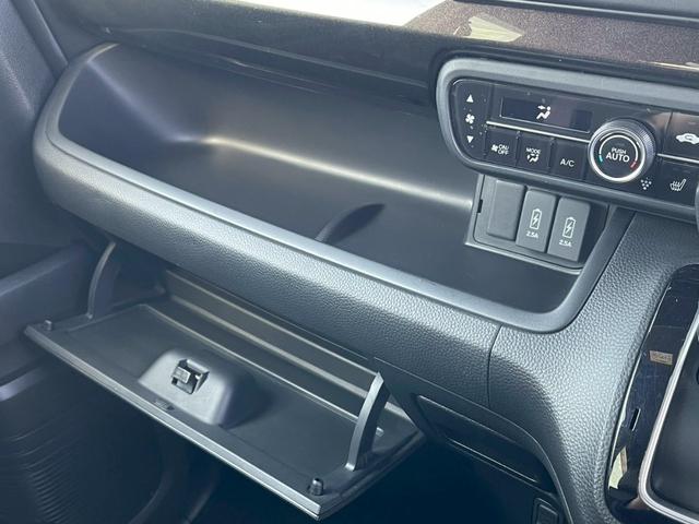 N-BOXカスタム G・Lターボホンダセンシング 禁煙車 両側電動スライドドア ETC フルセグナビ 障害物センサー レーダークルーズコントロール バックカメラ シートヒーター スマートキー 純正アルミ ベンチシート チップアップシート(53枚目)