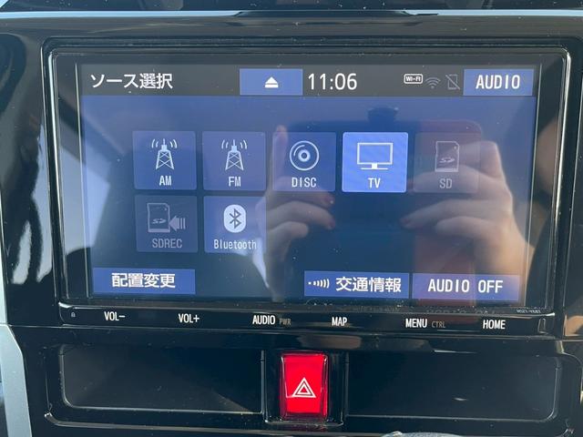 ルーミー カスタムＧ　禁煙　障害物センサー　ワンオーナー　両側電動スライドドア　バックカメラ　純正ナビ　フルセグＴＶ　ＥＴＣ　レーダークルーズコントロール　スマートキー　フラットシート　純正アルミホイール　ドアバイザー（6枚目）