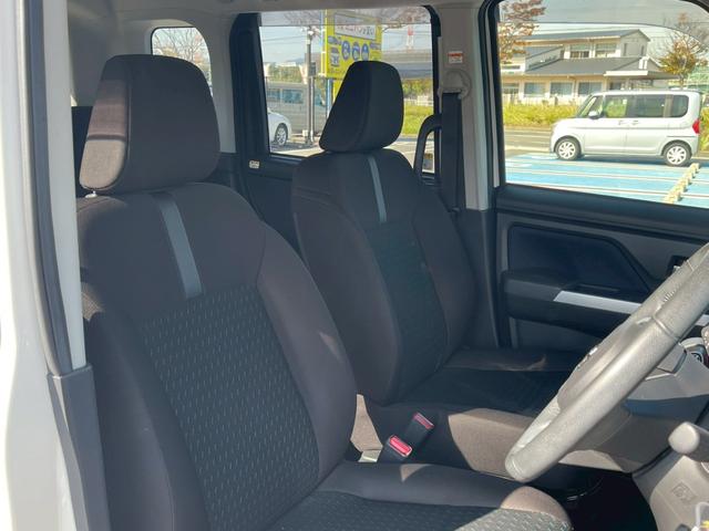 ルーミー カスタムＧ　禁煙　障害物センサー　ワンオーナー　両側電動スライドドア　バックカメラ　純正ナビ　フルセグＴＶ　ＥＴＣ　レーダークルーズコントロール　スマートキー　フラットシート　純正アルミホイール　ドアバイザー（20枚目）