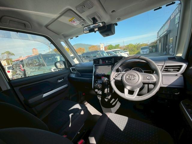 ルーミー カスタムＧ　禁煙　障害物センサー　ワンオーナー　両側電動スライドドア　バックカメラ　純正ナビ　フルセグＴＶ　ＥＴＣ　レーダークルーズコントロール　スマートキー　フラットシート　純正アルミホイール　ドアバイザー（30枚目）