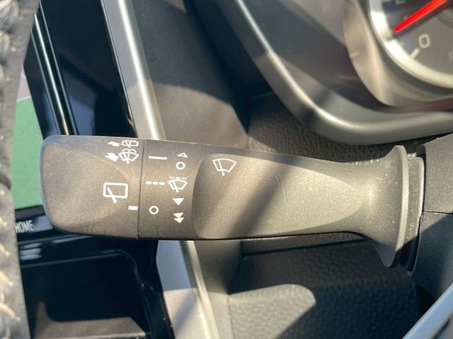 ルーミー カスタムＧ　禁煙　障害物センサー　ワンオーナー　両側電動スライドドア　バックカメラ　純正ナビ　フルセグＴＶ　ＥＴＣ　レーダークルーズコントロール　スマートキー　フラットシート　純正アルミホイール　ドアバイザー（70枚目）