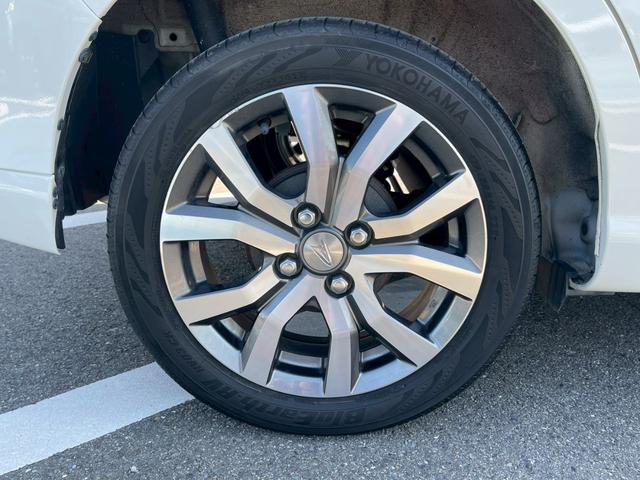 トール カスタムＧ　ターボ　ＳＡＩＩＩ　両側電動スライドドア　バックカメラ　レ－ダークルーズコントロール　衝突軽減ブレーキ　ＬＥＤヘッドランプ　オートハイビーム　禁煙車　純正１５インチアルミ　スマートキー　電動パーキングブレーキ（10枚目）