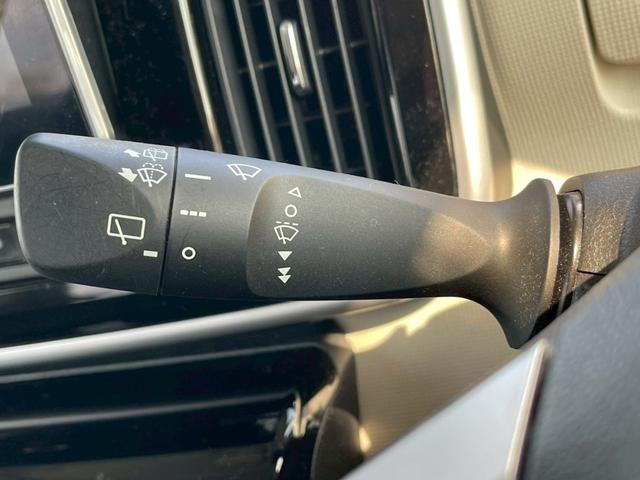 ムーヴキャンバス Ｘブラックインテリアリミテッド　ＳＡＩＩＩ　全周囲カメラ　ワンオーナー　禁煙車　両側電動スライドドア　フルセグＴＶ　レーンアシスト　１０インチＤオーディオ　スマートキー　ベンチシート　純正１４インチアルミホイール　フロントフォグランプ（15枚目）