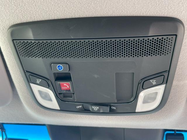 フィット e:HEVクロスター 障害物センサー 禁煙車 レーンアシスト レーダークルーズコントロール 前後ドラレコ ETC 9インチナビ スマートキー フラットシート LEDヘッドランプ 純正16インチアルミホイール バックカメラ(12枚目)