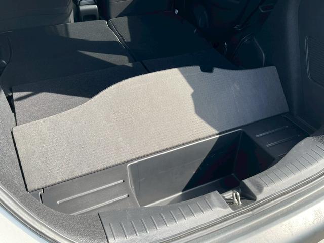 フィット e:HEVクロスター 障害物センサー 禁煙車 レーンアシスト レーダークルーズコントロール 前後ドラレコ ETC 9インチナビ スマートキー フラットシート LEDヘッドランプ 純正16インチアルミホイール バックカメラ(22枚目)