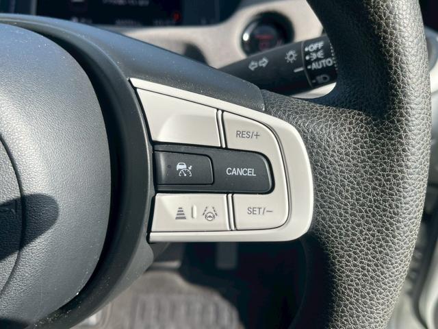 フィット e:HEVクロスター 障害物センサー 禁煙車 レーンアシスト レーダークルーズコントロール 前後ドラレコ ETC 9インチナビ スマートキー フラットシート LEDヘッドランプ 純正16インチアルミホイール バックカメラ(25枚目)