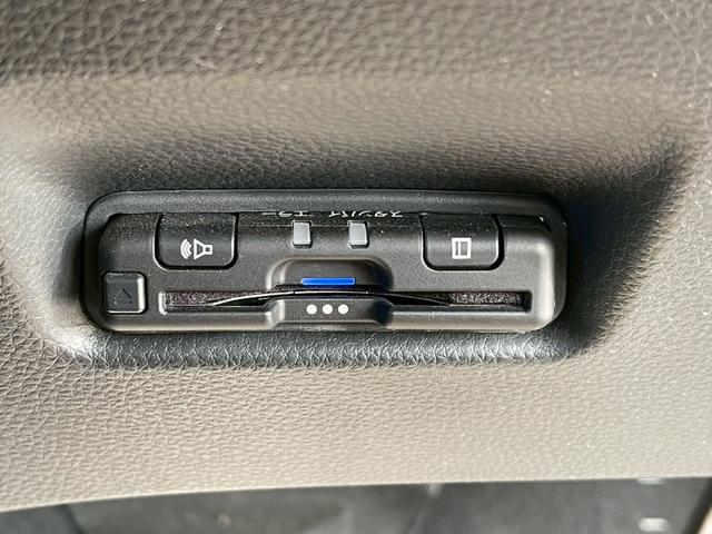 フィット e:HEVクロスター 障害物センサー 禁煙車 レーンアシスト レーダークルーズコントロール 前後ドラレコ ETC 9インチナビ スマートキー フラットシート LEDヘッドランプ 純正16インチアルミホイール バックカメラ(37枚目)