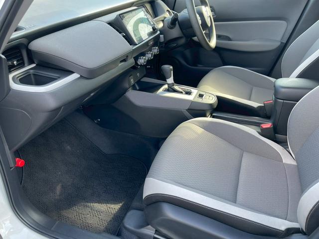 フィット e:HEVクロスター 障害物センサー 禁煙車 レーンアシスト レーダークルーズコントロール 前後ドラレコ ETC 9インチナビ スマートキー フラットシート LEDヘッドランプ 純正16インチアルミホイール バックカメラ(45枚目)