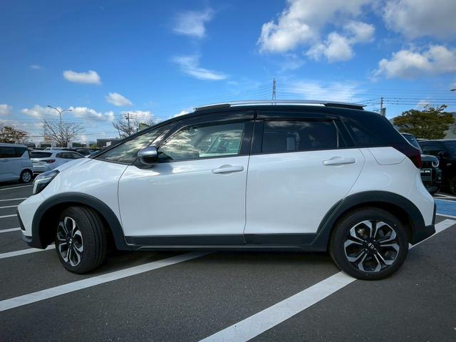 フィット e:HEVクロスター 障害物センサー 禁煙車 レーンアシスト レーダークルーズコントロール 前後ドラレコ ETC 9インチナビ スマートキー フラットシート LEDヘッドランプ 純正16インチアルミホイール バックカメラ(49枚目)