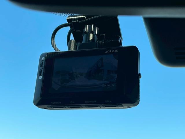 ヤリスクロス ハイブリッドＺ　全周囲カメラ　モデリスタエアロ　禁煙車　フルセグＴＶ　レーダークルーズコントロール　シートヒーター　前後ドラレコ　ＥＴＣ　スマートキー　ハーフレザー　パワーシート　フラットシート　１８インチアルミ（6枚目）