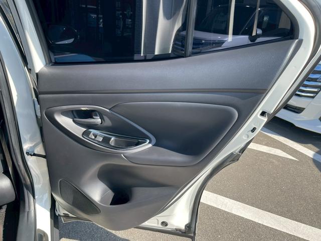 ヤリスクロス ハイブリッドＺ　全周囲カメラ　モデリスタエアロ　禁煙車　フルセグＴＶ　レーダークルーズコントロール　シートヒーター　前後ドラレコ　ＥＴＣ　スマートキー　ハーフレザー　パワーシート　フラットシート　１８インチアルミ（28枚目）