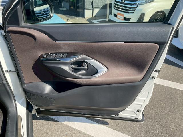 ヤリスクロス ハイブリッドＺ　全周囲カメラ　モデリスタエアロ　禁煙車　フルセグＴＶ　レーダークルーズコントロール　シートヒーター　前後ドラレコ　ＥＴＣ　スマートキー　ハーフレザー　パワーシート　フラットシート　１８インチアルミ（34枚目）