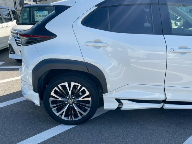 ヤリスクロス ハイブリッドＺ　全周囲カメラ　モデリスタエアロ　禁煙車　フルセグＴＶ　レーダークルーズコントロール　シートヒーター　前後ドラレコ　ＥＴＣ　スマートキー　ハーフレザー　パワーシート　フラットシート　１８インチアルミ（50枚目）
