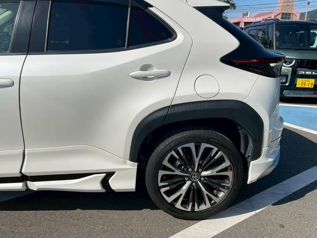 ヤリスクロス ハイブリッドＺ　全周囲カメラ　モデリスタエアロ　禁煙車　フルセグＴＶ　レーダークルーズコントロール　シートヒーター　前後ドラレコ　ＥＴＣ　スマートキー　ハーフレザー　パワーシート　フラットシート　１８インチアルミ（74枚目）