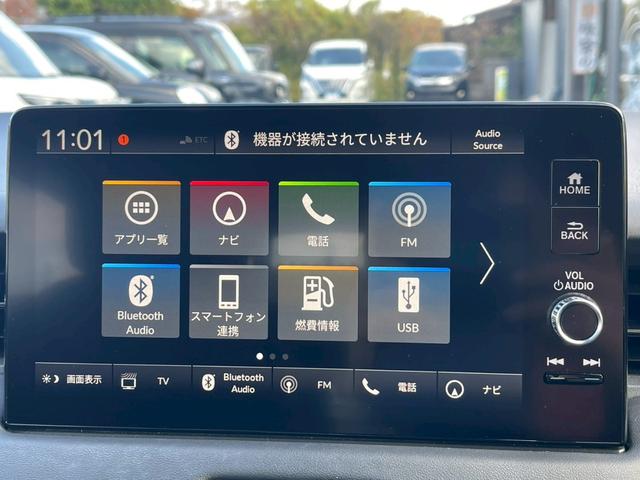 ヴェゼル ｅ：ＨＥＶ　Ｚ　禁煙車　ＢＳＭ　障害物センサー　全周囲カメラ　フルセグＴＶ　純正９インチナビ　シートヒーター　前後ドラレコ　ＥＴＣ　スマートキー　ハーフレザーシート　電動リアゲート　フロントフォグランプ　純正アルミ（4枚目）