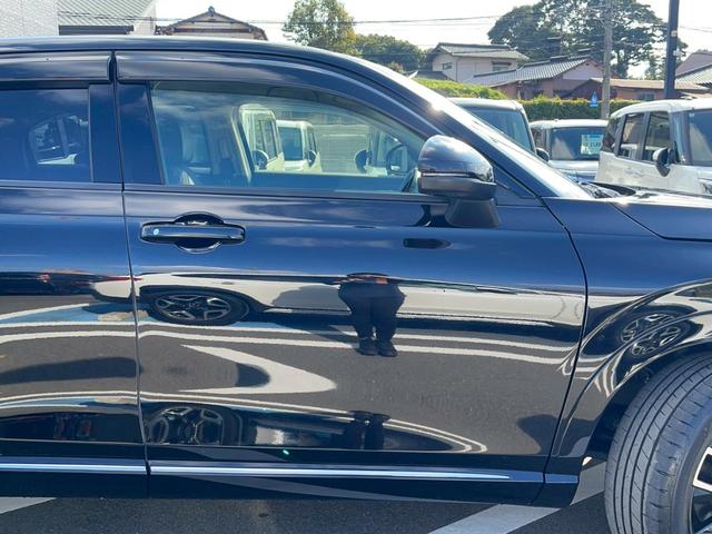 ヴェゼル ｅ：ＨＥＶ　Ｚ　禁煙車　ＢＳＭ　障害物センサー　全周囲カメラ　フルセグＴＶ　純正９インチナビ　シートヒーター　前後ドラレコ　ＥＴＣ　スマートキー　ハーフレザーシート　電動リアゲート　フロントフォグランプ　純正アルミ（12枚目）