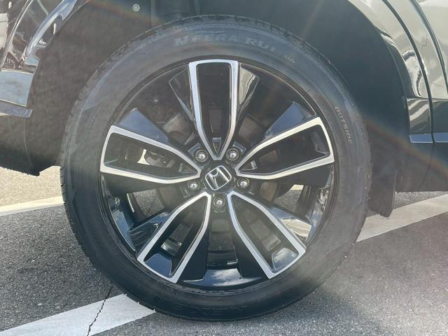 ヴェゼル ｅ：ＨＥＶ　Ｚ　禁煙車　ＢＳＭ　障害物センサー　全周囲カメラ　フルセグＴＶ　純正９インチナビ　シートヒーター　前後ドラレコ　ＥＴＣ　スマートキー　ハーフレザーシート　電動リアゲート　フロントフォグランプ　純正アルミ（20枚目）