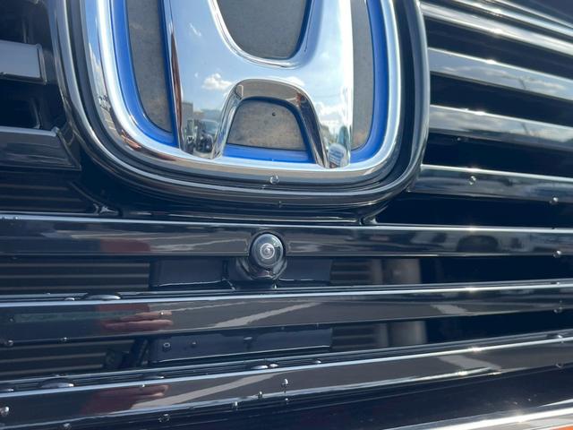 ヴェゼル ｅ：ＨＥＶ　Ｚ　禁煙車　ＢＳＭ　障害物センサー　全周囲カメラ　フルセグＴＶ　純正９インチナビ　シートヒーター　前後ドラレコ　ＥＴＣ　スマートキー　ハーフレザーシート　電動リアゲート　フロントフォグランプ　純正アルミ（34枚目）