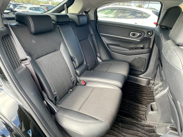 ヴェゼル ｅ：ＨＥＶ　Ｚ　禁煙車　ＢＳＭ　障害物センサー　全周囲カメラ　フルセグＴＶ　純正９インチナビ　シートヒーター　前後ドラレコ　ＥＴＣ　スマートキー　ハーフレザーシート　電動リアゲート　フロントフォグランプ　純正アルミ（40枚目）