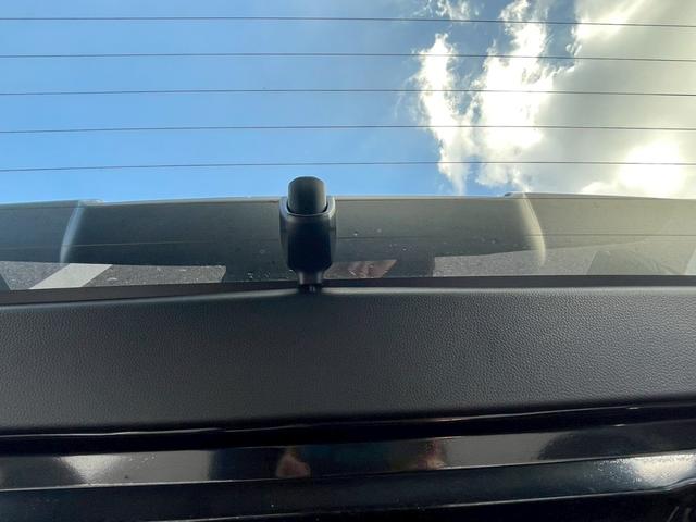 ヴェゼル ｅ：ＨＥＶ　Ｚ　禁煙車　ＢＳＭ　障害物センサー　全周囲カメラ　フルセグＴＶ　純正９インチナビ　シートヒーター　前後ドラレコ　ＥＴＣ　スマートキー　ハーフレザーシート　電動リアゲート　フロントフォグランプ　純正アルミ（42枚目）