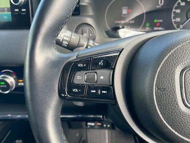 ヴェゼル ｅ：ＨＥＶ　Ｚ　禁煙車　ＢＳＭ　障害物センサー　全周囲カメラ　フルセグＴＶ　純正９インチナビ　シートヒーター　前後ドラレコ　ＥＴＣ　スマートキー　ハーフレザーシート　電動リアゲート　フロントフォグランプ　純正アルミ（44枚目）