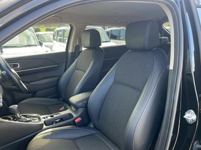 ヴェゼル ｅ：ＨＥＶ　Ｚ　禁煙車　ＢＳＭ　障害物センサー　全周囲カメラ　フルセグＴＶ　純正９インチナビ　シートヒーター　前後ドラレコ　ＥＴＣ　スマートキー　ハーフレザーシート　電動リアゲート　フロントフォグランプ　純正アルミ（46枚目）