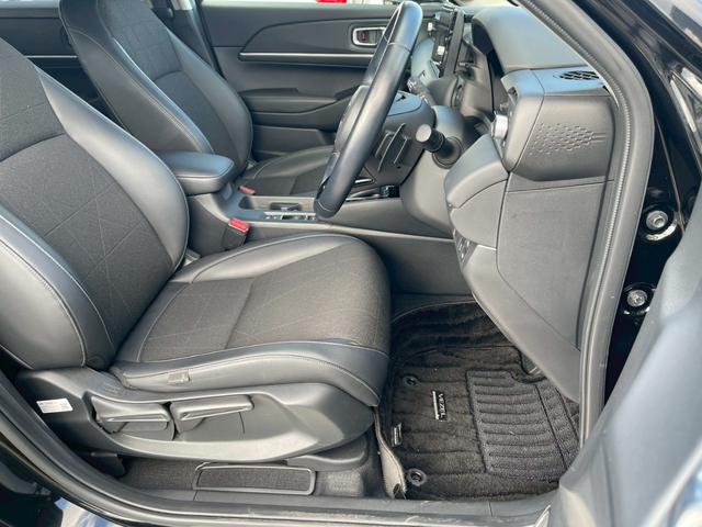 ヴェゼル ｅ：ＨＥＶ　Ｚ　禁煙車　ＢＳＭ　障害物センサー　全周囲カメラ　フルセグＴＶ　純正９インチナビ　シートヒーター　前後ドラレコ　ＥＴＣ　スマートキー　ハーフレザーシート　電動リアゲート　フロントフォグランプ　純正アルミ（54枚目）